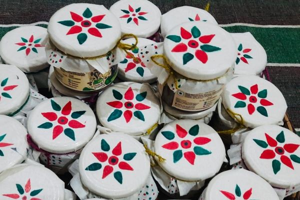 Unique Ways to Make Pickles at JhaJi Store